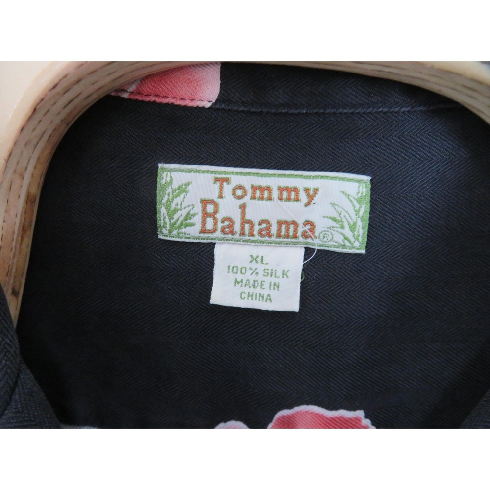 Tommy Bahama Shirt Womens XL Black Silk Hawaiian Floral Short Sleeve Button Up - Picture 4 of 7